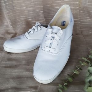 White keds